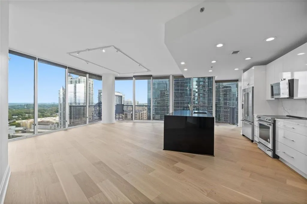 1080 Peachtree Street Unit 1703, Atlanta, Georgia 30309, 2 Bedrooms Bedrooms, ,2 BathroomsBathrooms,Residential,For Sale,1080 Peachtree Street Unit 1703,7664972