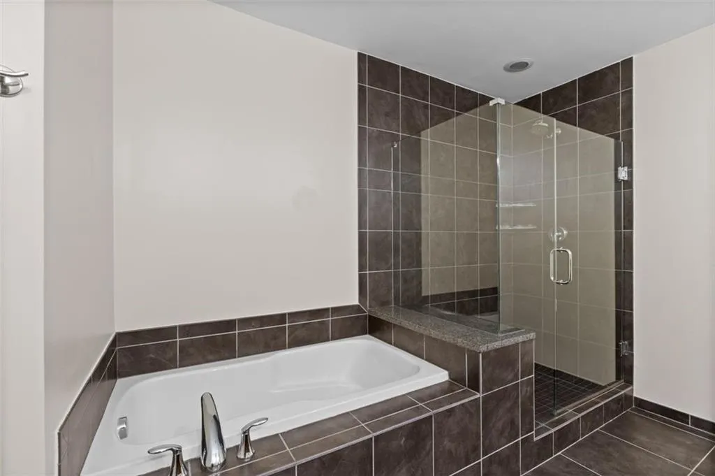 1080 Peachtree Street Unit 1703, Atlanta, Georgia 30309, 2 Bedrooms Bedrooms, ,2 BathroomsBathrooms,Residential,For Sale,1080 Peachtree Street Unit 1703,7664972