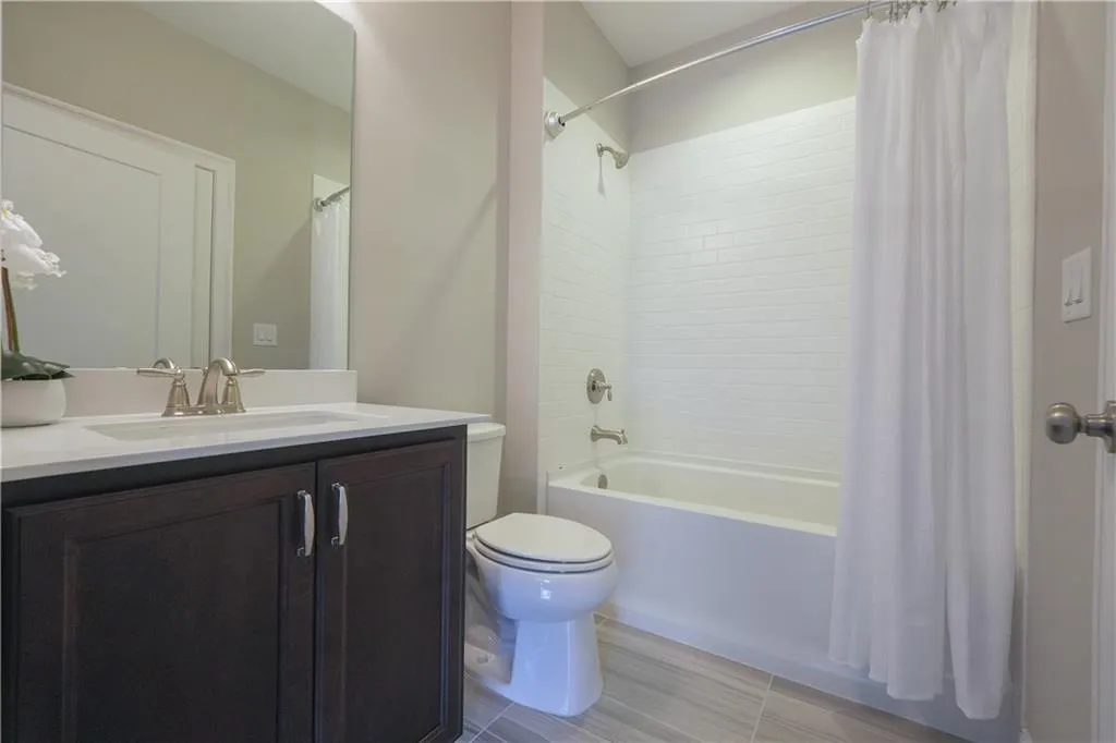5836 Sandy Springs Circle, Sandy Springs, Georgia 30328, 4 Bedrooms Bedrooms, ,4 BathroomsBathrooms,Residential,For Sale,5836 Sandy Springs Circle,7603170