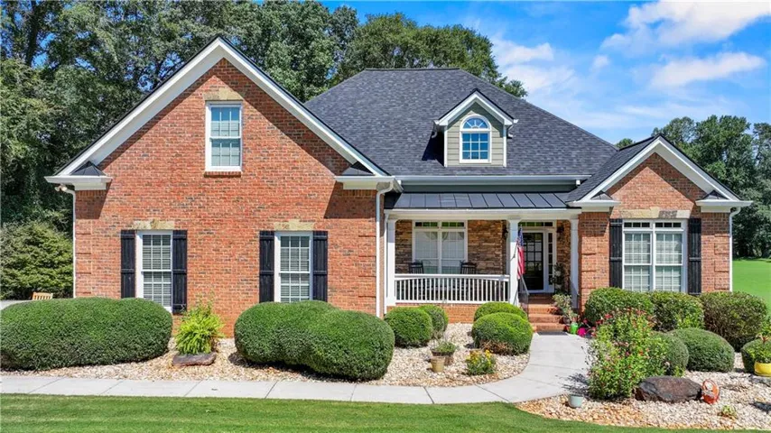 100 Cole Point, Hoschton, Georgia 30548