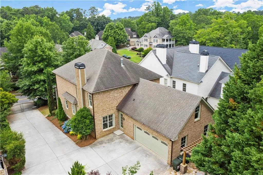 86 W Belle Isle Road, Atlanta, Georgia 30342, 4 Bedrooms Bedrooms, ,4 BathroomsBathrooms,Residential,Sold,86 W Belle Isle Road,7062061