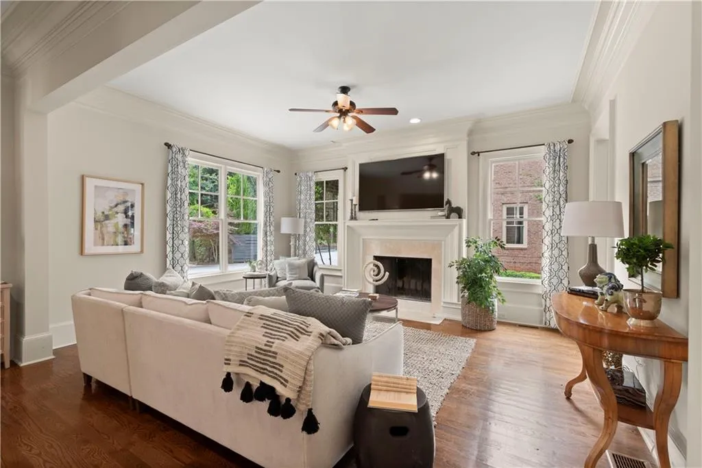 86 W Belle Isle Road, Atlanta, Georgia 30342, 4 Bedrooms Bedrooms, ,4 BathroomsBathrooms,Residential,Sold,86 W Belle Isle Road,7062061