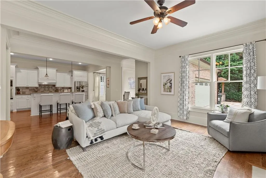 86 W Belle Isle Road, Atlanta, Georgia 30342, 4 Bedrooms Bedrooms, ,4 BathroomsBathrooms,Residential,Sold,86 W Belle Isle Road,7062061
