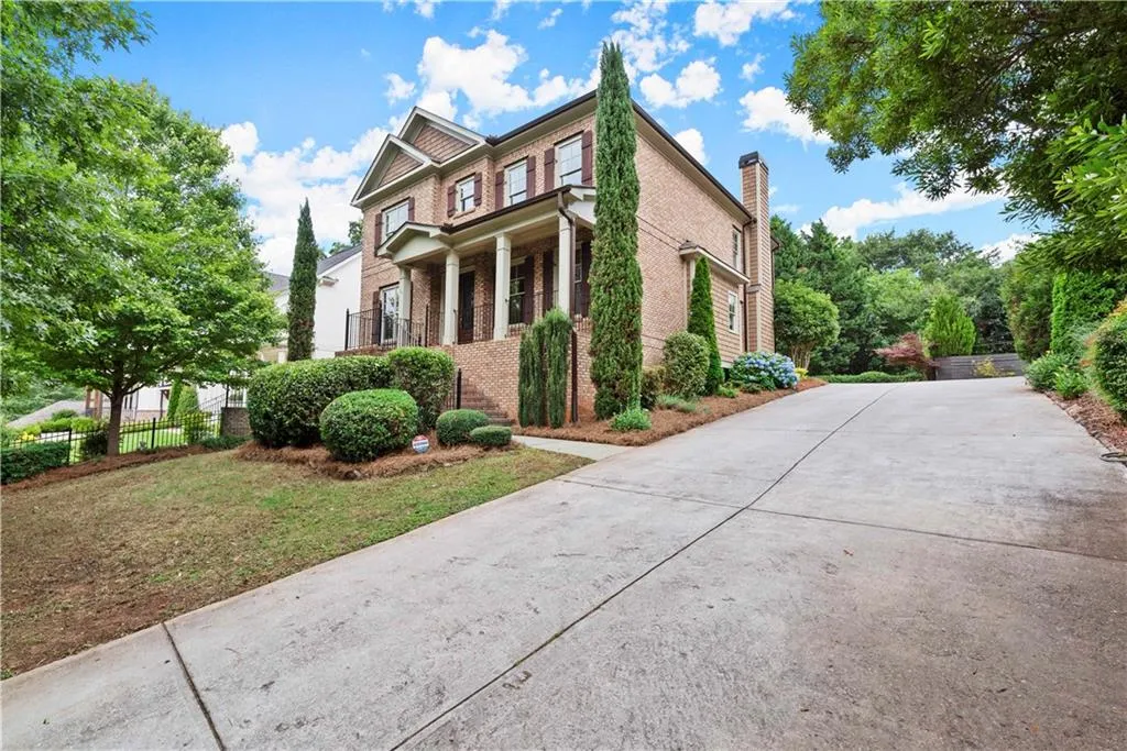 86 W Belle Isle Road, Atlanta, Georgia 30342, 4 Bedrooms Bedrooms, ,4 BathroomsBathrooms,Residential,Sold,86 W Belle Isle Road,7062061