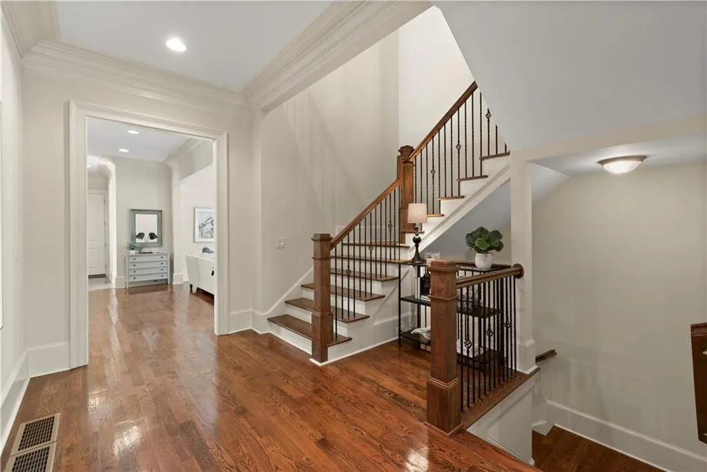 86 W Belle Isle Road, Atlanta, Georgia 30342, 4 Bedrooms Bedrooms, ,4 BathroomsBathrooms,Residential,Sold,86 W Belle Isle Road,7062061