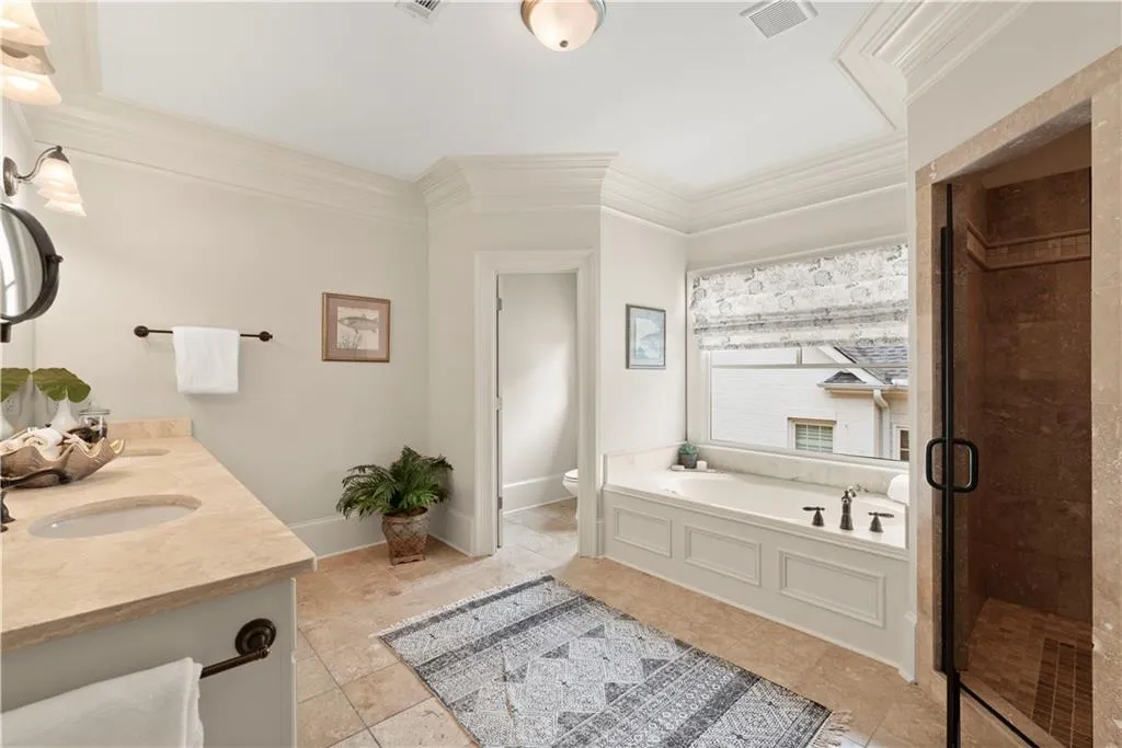 86 W Belle Isle Road, Atlanta, Georgia 30342, 4 Bedrooms Bedrooms, ,4 BathroomsBathrooms,Residential,Sold,86 W Belle Isle Road,7062061