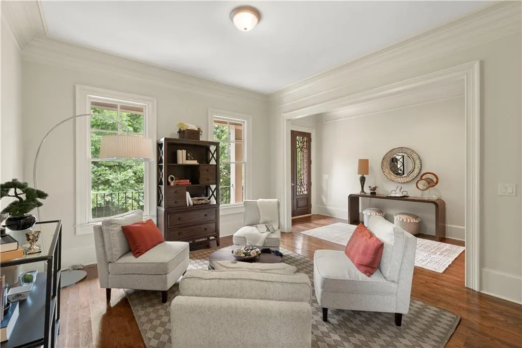 86 W Belle Isle Road, Atlanta, Georgia 30342, 4 Bedrooms Bedrooms, ,4 BathroomsBathrooms,Residential,Sold,86 W Belle Isle Road,7062061