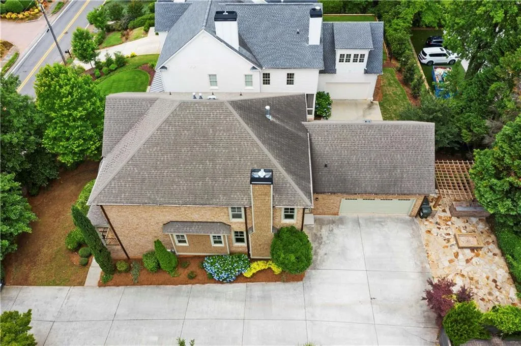 86 W Belle Isle Road, Atlanta, Georgia 30342, 4 Bedrooms Bedrooms, ,4 BathroomsBathrooms,Residential,Sold,86 W Belle Isle Road,7062061