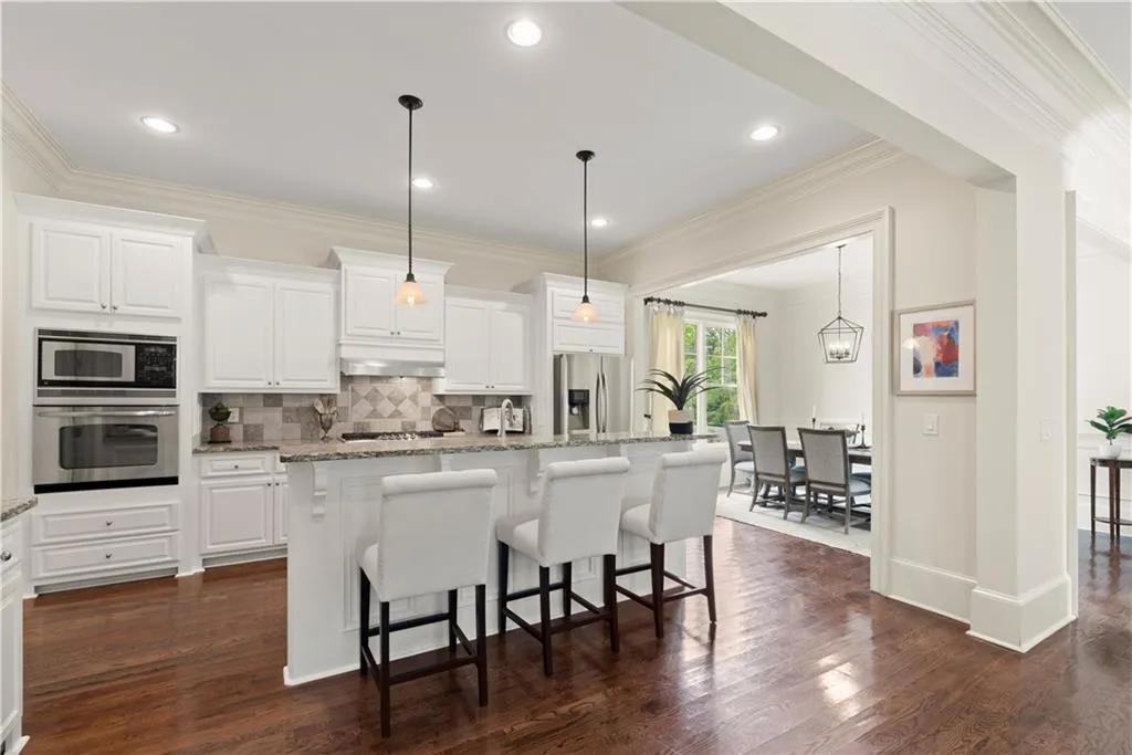 86 W Belle Isle Road, Atlanta, Georgia 30342, 4 Bedrooms Bedrooms, ,4 BathroomsBathrooms,Residential,Sold,86 W Belle Isle Road,7062061