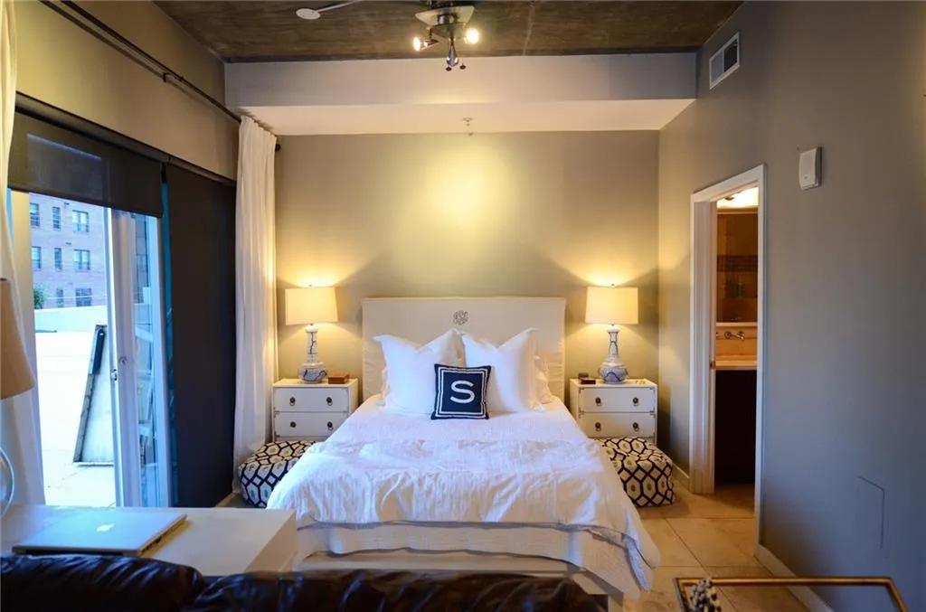 250 Pharr Road Ne Unit 211, Atlanta, Georgia 30305, 1 Bedroom Bedrooms, ,1 BathroomBathrooms,Residential,Sold,250 Pharr Road Ne Unit 211,5722456