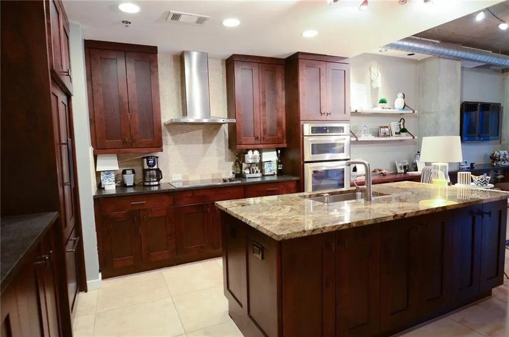 250 Pharr Road Ne Unit 211, Atlanta, Georgia 30305, 1 Bedroom Bedrooms, ,1 BathroomBathrooms,Residential,Sold,250 Pharr Road Ne Unit 211,5722456
