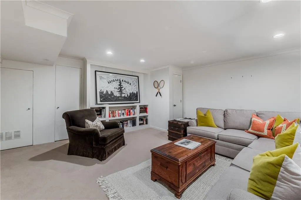 445 Highbrook Drive, Atlanta, Georgia 30342, 4 Bedrooms Bedrooms, ,3 BathroomsBathrooms,Residential,Sold,445 Highbrook Drive,7132734