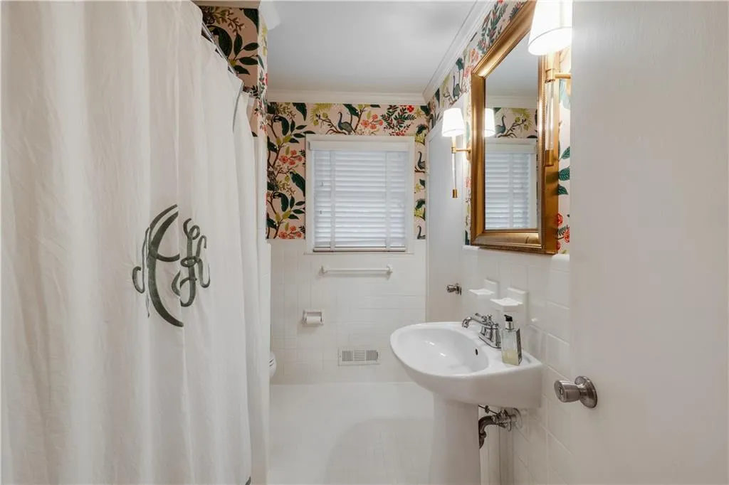 445 Highbrook Drive, Atlanta, Georgia 30342, 4 Bedrooms Bedrooms, ,3 BathroomsBathrooms,Residential,Sold,445 Highbrook Drive,7132734