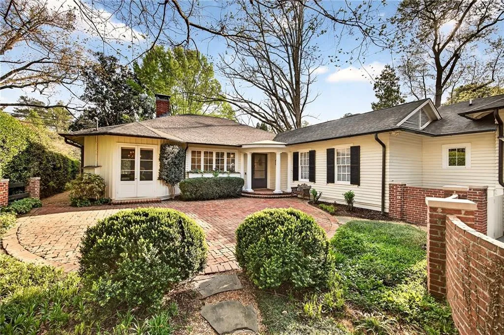 2742 Normandy Drive Nw, Atlanta, Georgia 30305, 4 Bedrooms Bedrooms, 0 ,4 BathroomsBathrooms,Residential,Sold,2742 Normandy Drive Nw,7737731