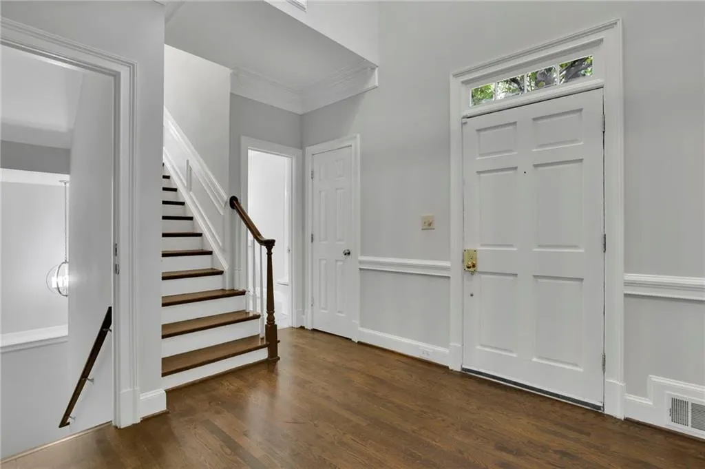 2 Story Entrance Foyer