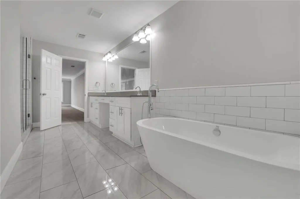 Upscale Spa En-Suite Primary Bath