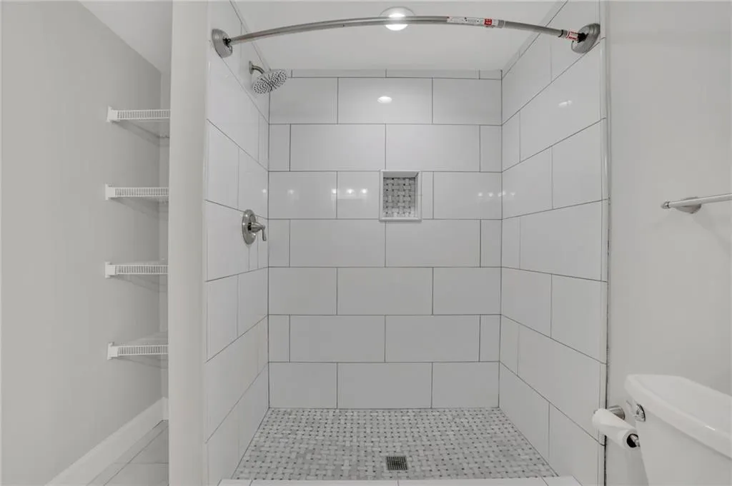 Terrace Level Full Bath #3