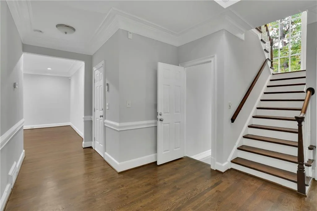 2 Story Entrance Foyer