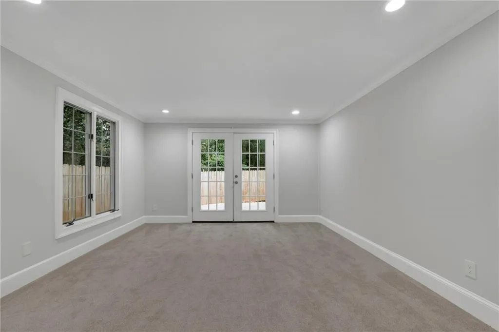 Full Finished Basement with Living Area / Recreation Room, Office Nook or Bistro Seating