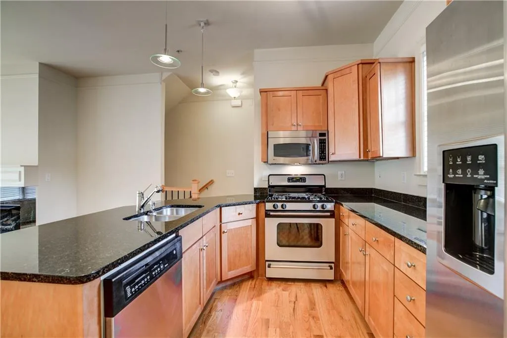 1386 Parkview Lane Ne, Atlanta, Georgia 30324, 2 Bedrooms Bedrooms, ,2 BathroomsBathrooms,Residential,Sold,1386 Parkview Lane Ne,6058836