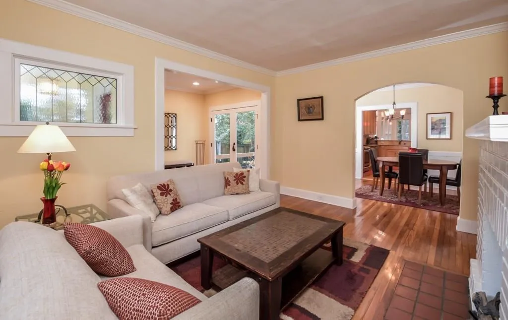 3274 W Shadowlawn Avenue Ne, Atlanta, Georgia 30305, 4 Bedrooms Bedrooms, ,3 BathroomsBathrooms,Residential,Sold,3274 W Shadowlawn Avenue Ne,5927848
