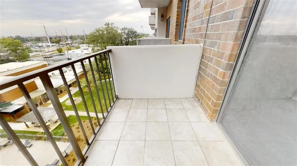 300 Johnson Ferry Road Ne Unit B712, Sandy Springs, Georgia 30328, 1 Bedroom Bedrooms, ,1 BathroomBathrooms,Residential,Sold,300 Johnson Ferry Road Ne Unit B712,7201269