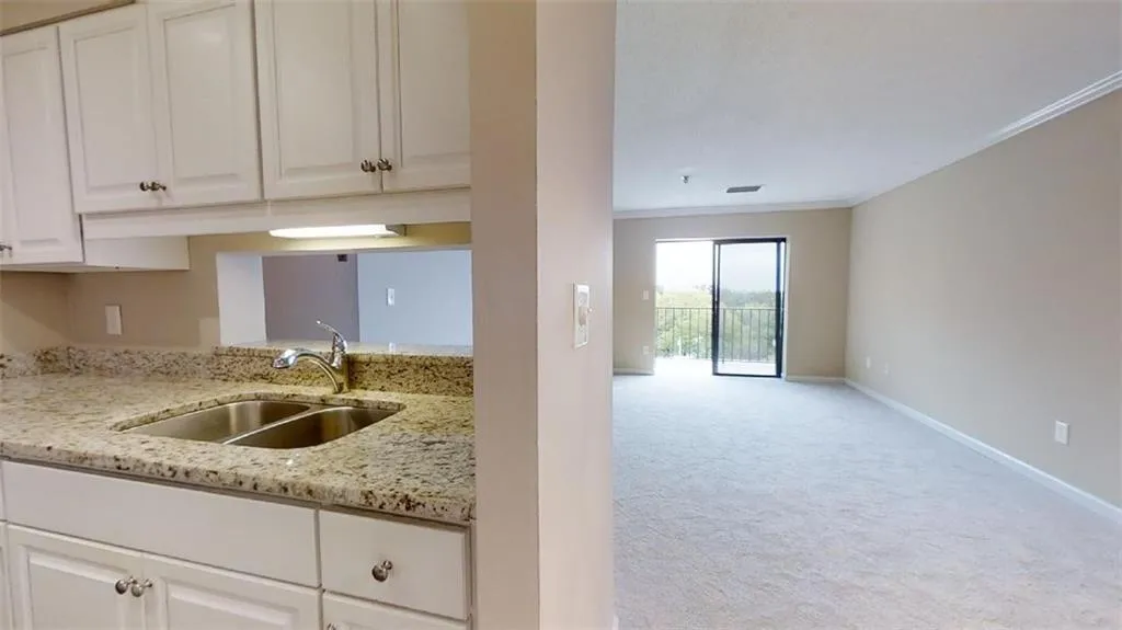 300 Johnson Ferry Road Ne Unit B712, Sandy Springs, Georgia 30328, 1 Bedroom Bedrooms, ,1 BathroomBathrooms,Residential,Sold,300 Johnson Ferry Road Ne Unit B712,7201269