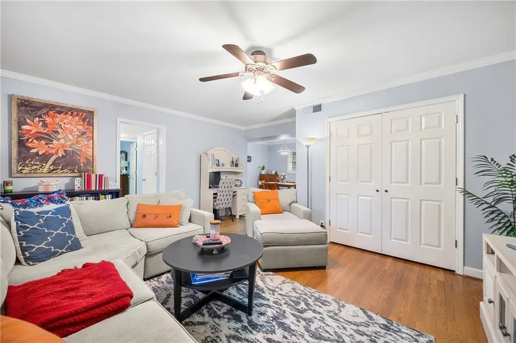3660 Peachtree Road Ne Unit 6a, Atlanta, Georgia 30319, 2 Bedrooms Bedrooms, ,2 BathroomsBathrooms,Residential,For Sale,3660 Peachtree Road Ne Unit 6a,7649183