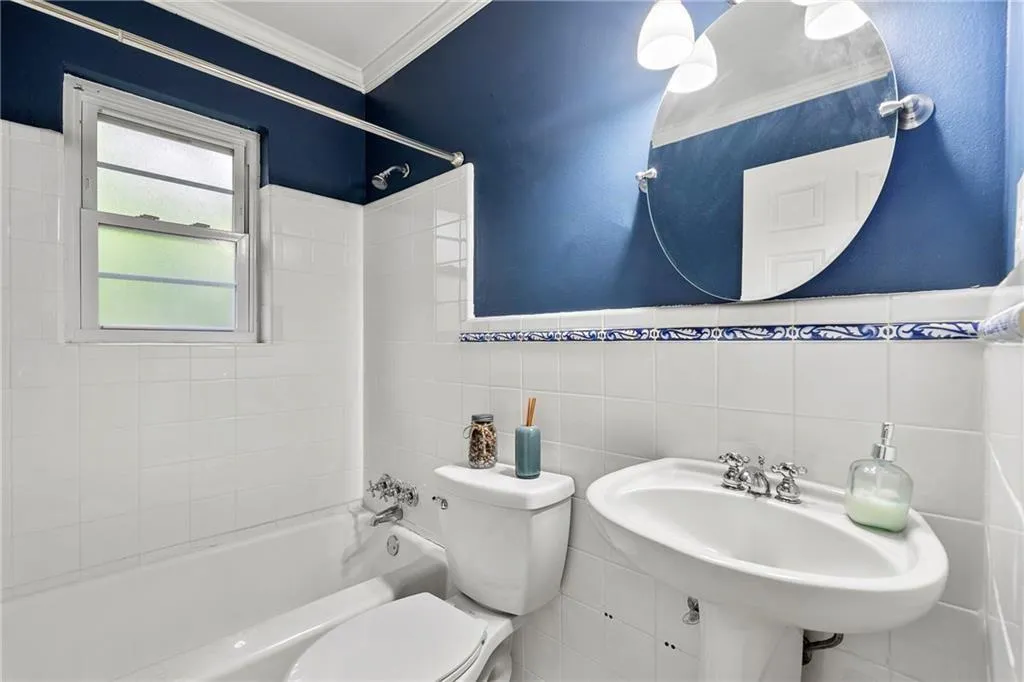 3660 Peachtree Road Ne Unit 6a, Atlanta, Georgia 30319, 2 Bedrooms Bedrooms, ,2 BathroomsBathrooms,Residential,For Sale,3660 Peachtree Road Ne Unit 6a,7649183