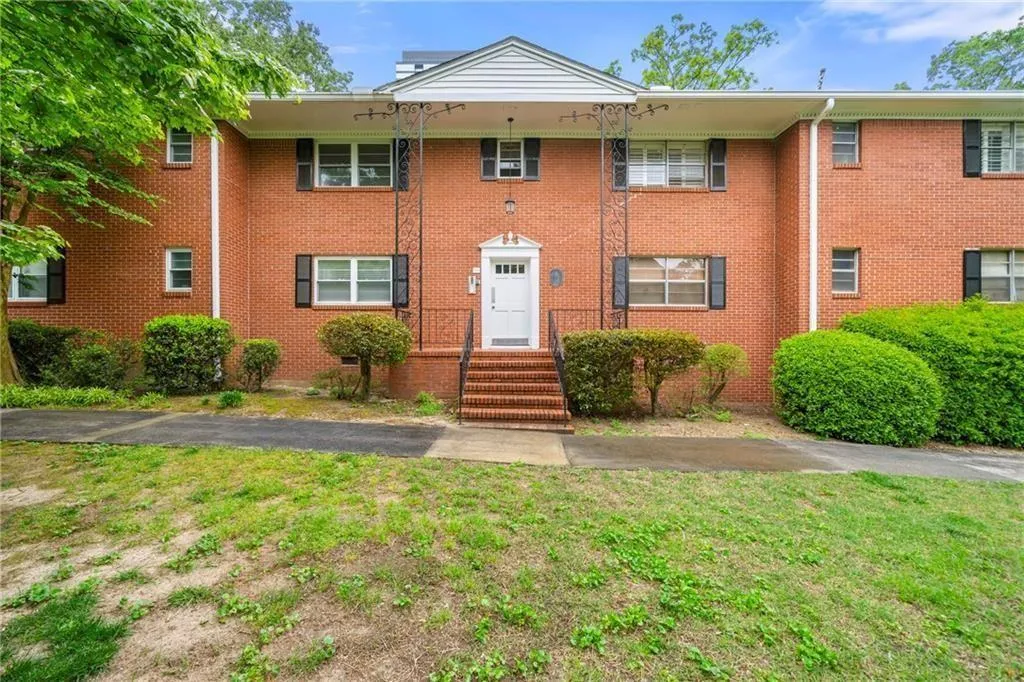 3660 Peachtree Road Ne Unit 6a, Atlanta, Georgia 30319, 2 Bedrooms Bedrooms, ,2 BathroomsBathrooms,Residential,For Sale,3660 Peachtree Road Ne Unit 6a,7649183