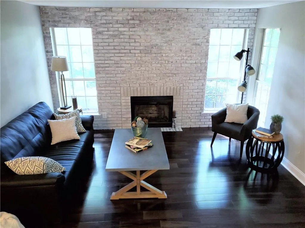 6824 Glenridge Drive Ne Unit E, Sandy Springs, Georgia 30328, 2 Bedrooms Bedrooms, ,2 BathroomsBathrooms,Residential,Sold,6824 Glenridge Drive Ne Unit E,6732000