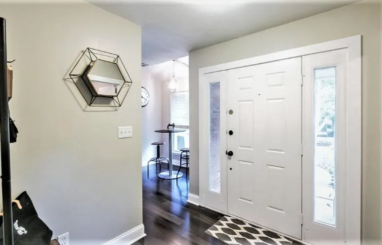 6824 Glenridge Drive Ne Unit E, Sandy Springs, Georgia 30328, 2 Bedrooms Bedrooms, ,2 BathroomsBathrooms,Residential,Sold,6824 Glenridge Drive Ne Unit E,6732000