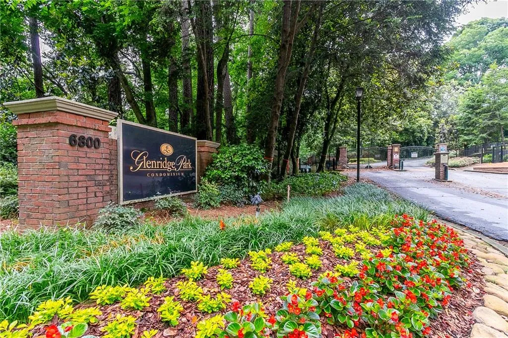 6824 Glenridge Drive Ne Unit E, Sandy Springs, Georgia 30328, 2 Bedrooms Bedrooms, ,2 BathroomsBathrooms,Residential,Sold,6824 Glenridge Drive Ne Unit E,6732000