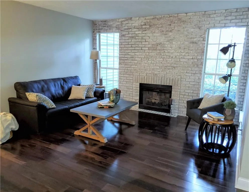 6824 Glenridge Drive Ne Unit E, Sandy Springs, Georgia 30328, 2 Bedrooms Bedrooms, ,2 BathroomsBathrooms,Residential,Sold,6824 Glenridge Drive Ne Unit E,6732000