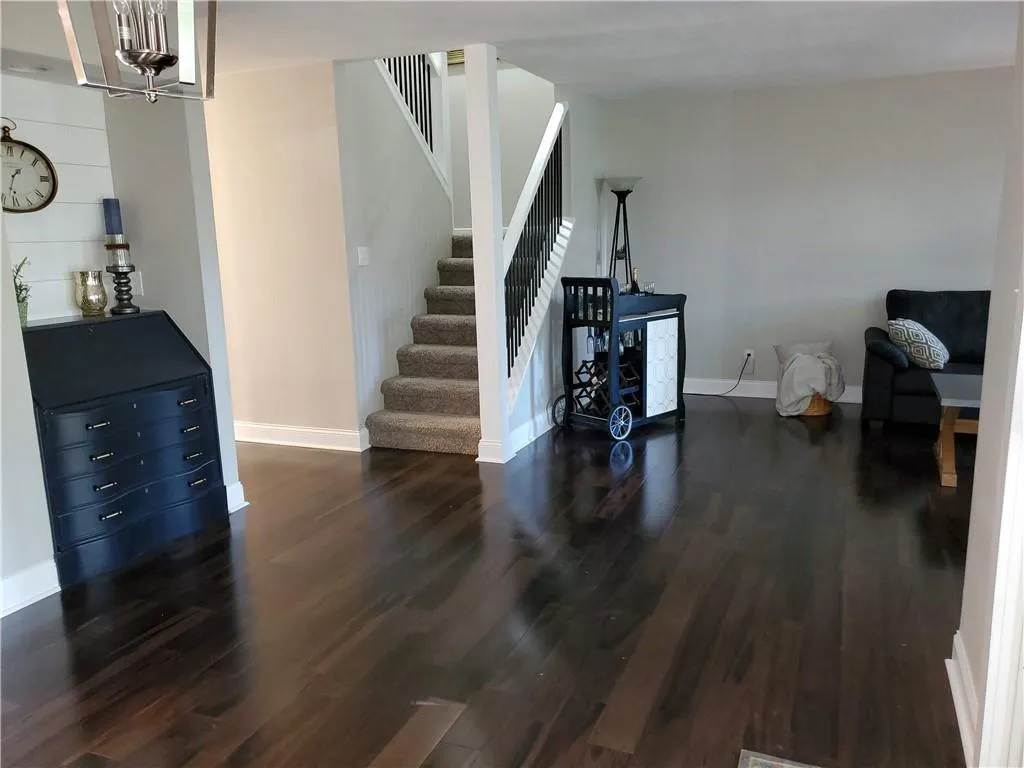 6824 Glenridge Drive Ne Unit E, Sandy Springs, Georgia 30328, 2 Bedrooms Bedrooms, ,2 BathroomsBathrooms,Residential,Sold,6824 Glenridge Drive Ne Unit E,6732000