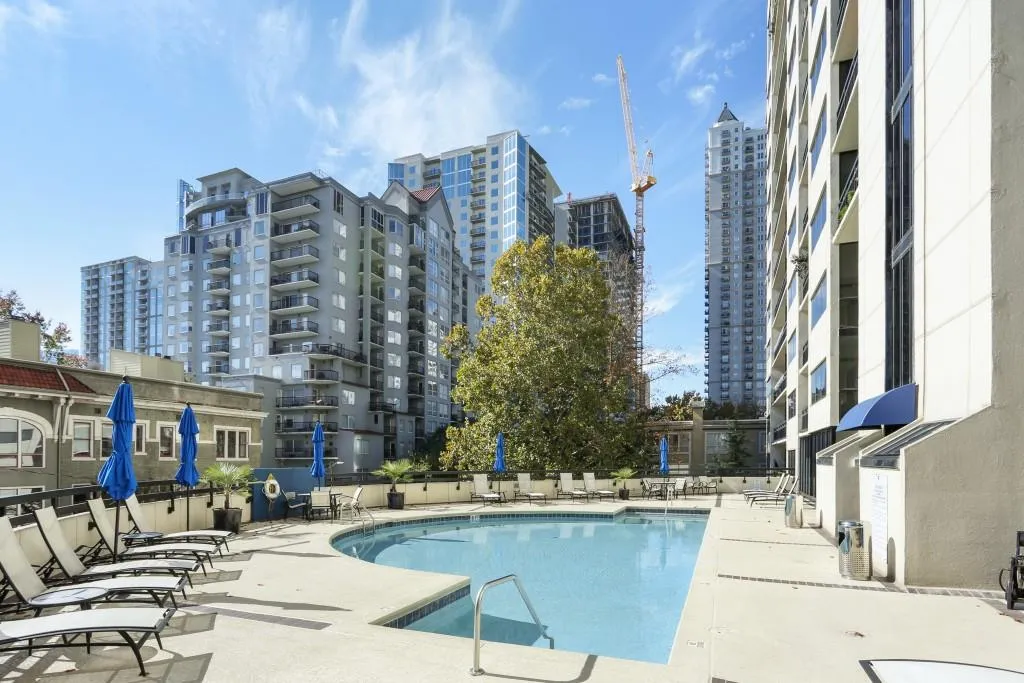 1130 Piedmont Avenue Ne Unit 403, Atlanta, Georgia 30309, 2 Bedrooms Bedrooms, ,2 BathroomsBathrooms,Residential,Sold,1130 Piedmont Avenue Ne Unit 403,6525346