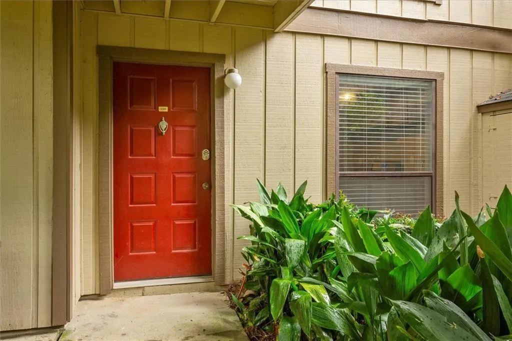 1205 Woodcliff Drive, Sandy Springs, Georgia 30350, 2 Bedrooms Bedrooms, ,2 BathroomsBathrooms,Residential,Sold,1205 Woodcliff Drive,6832494