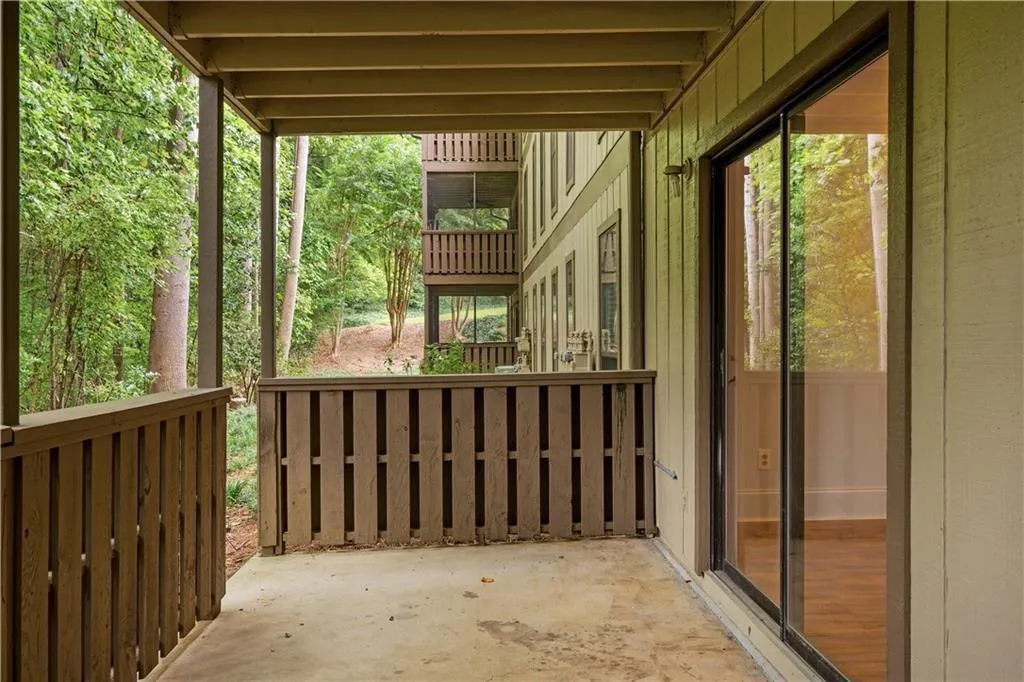 1205 Woodcliff Drive, Sandy Springs, Georgia 30350, 2 Bedrooms Bedrooms, ,2 BathroomsBathrooms,Residential,Sold,1205 Woodcliff Drive,6832494