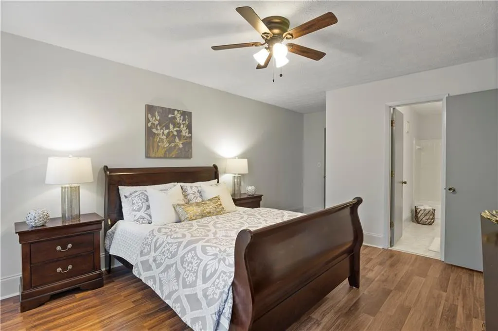 1205 Woodcliff Drive, Sandy Springs, Georgia 30350, 2 Bedrooms Bedrooms, ,2 BathroomsBathrooms,Residential,Sold,1205 Woodcliff Drive,6832494