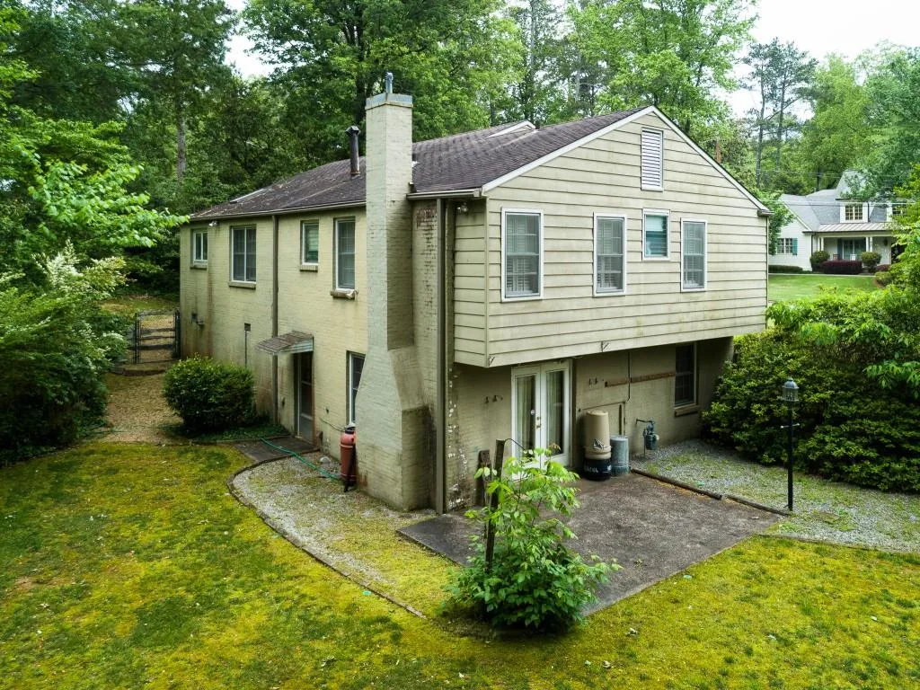 425 Old Creek Road, Atlanta, Georgia 30342, 3 Bedrooms Bedrooms, ,2 BathroomsBathrooms,Residential,Sold,425 Old Creek Road,7215420