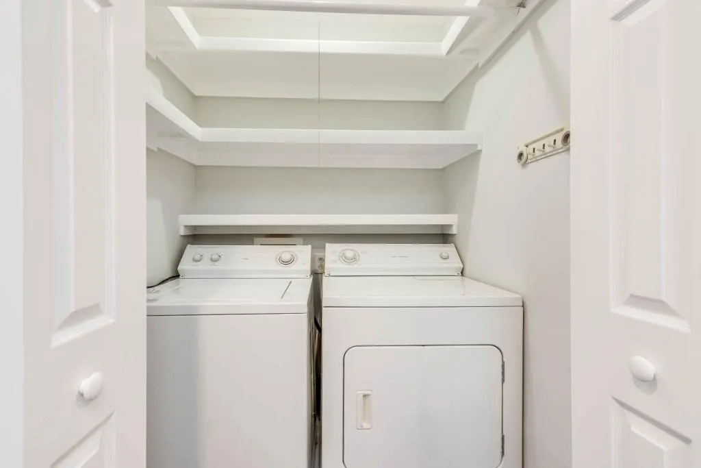 346 Carpenter Drive Unit 75, Sandy Springs, Georgia 30328, 2 Bedrooms Bedrooms, ,2 BathroomsBathrooms,Residential,Sold,346 Carpenter Drive Unit 75,6981656