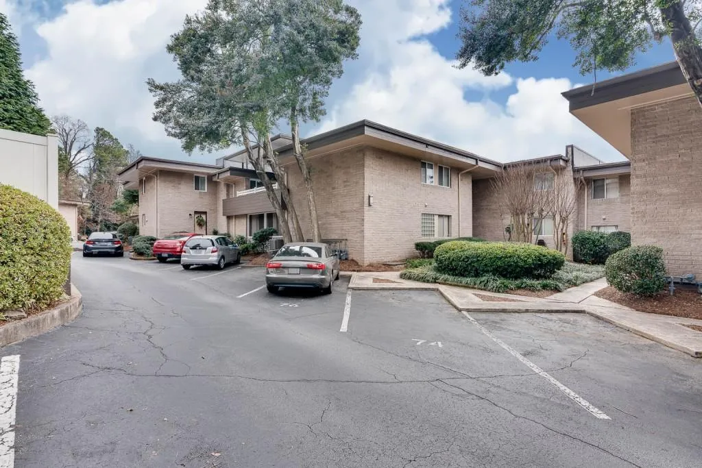 346 Carpenter Drive Unit 75, Sandy Springs, Georgia 30328, 2 Bedrooms Bedrooms, ,2 BathroomsBathrooms,Residential,Sold,346 Carpenter Drive Unit 75,6981656