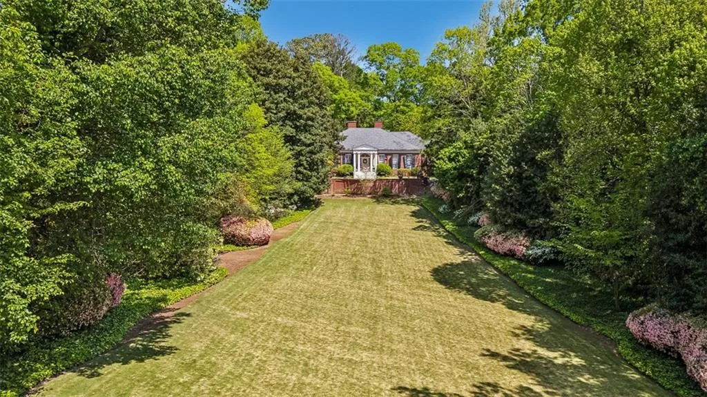 289 W Paces Ferry Road Nw, Atlanta, Georgia 30305, 4 Bedrooms Bedrooms, ,6 BathroomsBathrooms,Residential,Sold,289 W Paces Ferry Road Nw,7564074