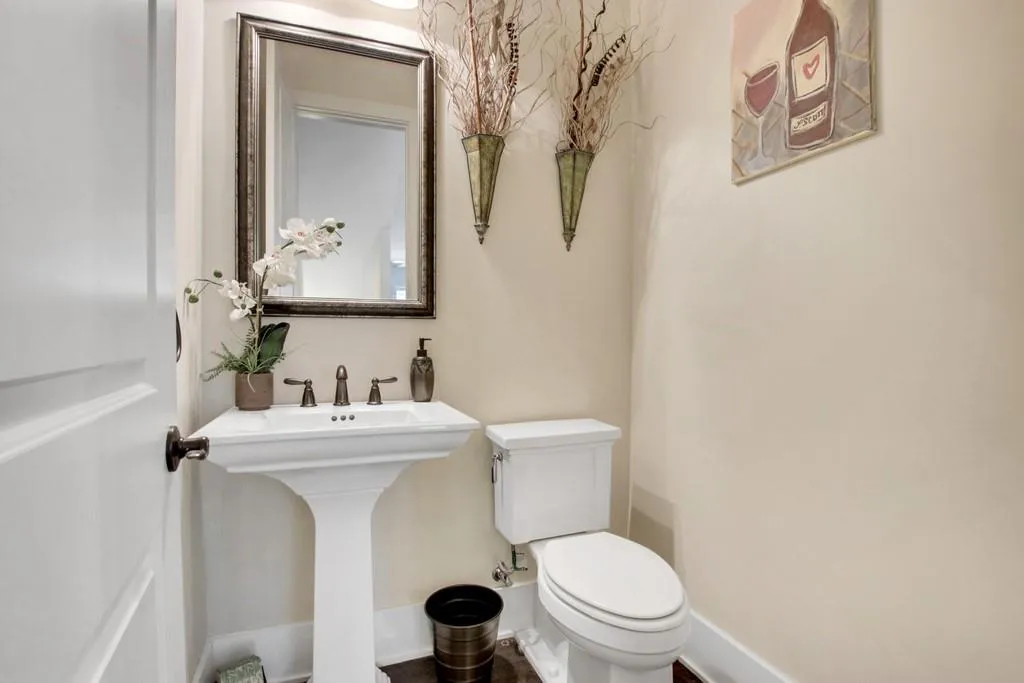 309 Alderwood Lane, Atlanta, Georgia 30328, 3 Bedrooms Bedrooms, ,3 BathroomsBathrooms,Residential,Sold,309 Alderwood Lane,6733328