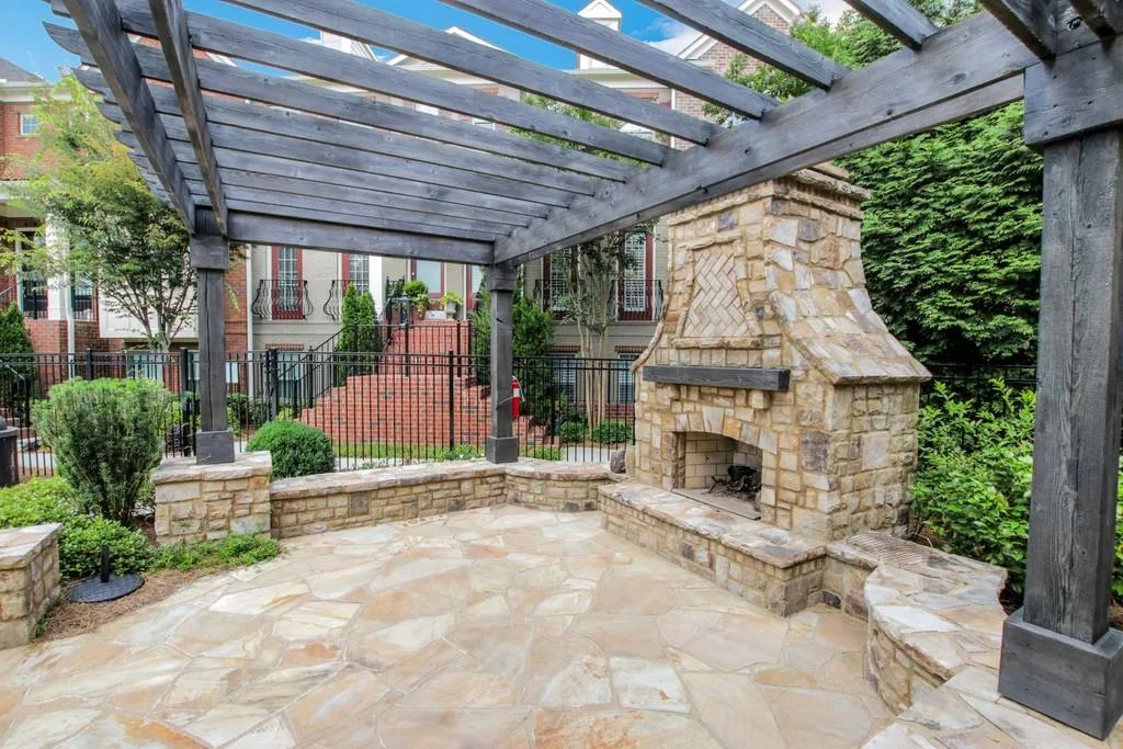 309 Alderwood Lane, Atlanta, Georgia 30328, 3 Bedrooms Bedrooms, ,3 BathroomsBathrooms,Residential,Sold,309 Alderwood Lane,6733328