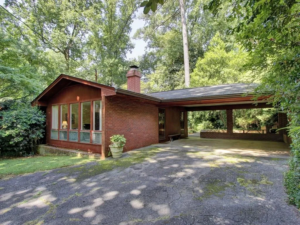5920 E Hilderbrand Drive, Atlanta, Georgia 30328, 3 Bedrooms Bedrooms, ,2 BathroomsBathrooms,Residential,Sold,5920 E Hilderbrand Drive,5539225