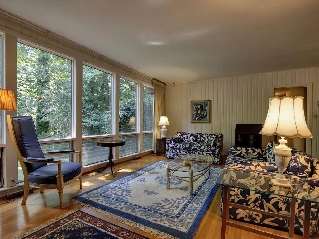 5920 E Hilderbrand Drive, Atlanta, Georgia 30328, 3 Bedrooms Bedrooms, ,2 BathroomsBathrooms,Residential,Sold,5920 E Hilderbrand Drive,5539225