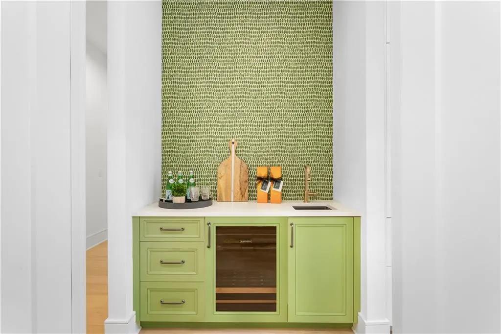 60 Old Vermont Place, Atlanta, Georgia 30328, 5 Bedrooms Bedrooms, ,5 BathroomsBathrooms,Residential,Sold,60 Old Vermont Place,7062571