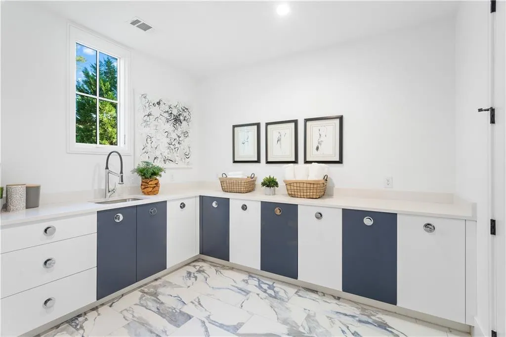 60 Old Vermont Place, Atlanta, Georgia 30328, 5 Bedrooms Bedrooms, ,5 BathroomsBathrooms,Residential,Sold,60 Old Vermont Place,7062571