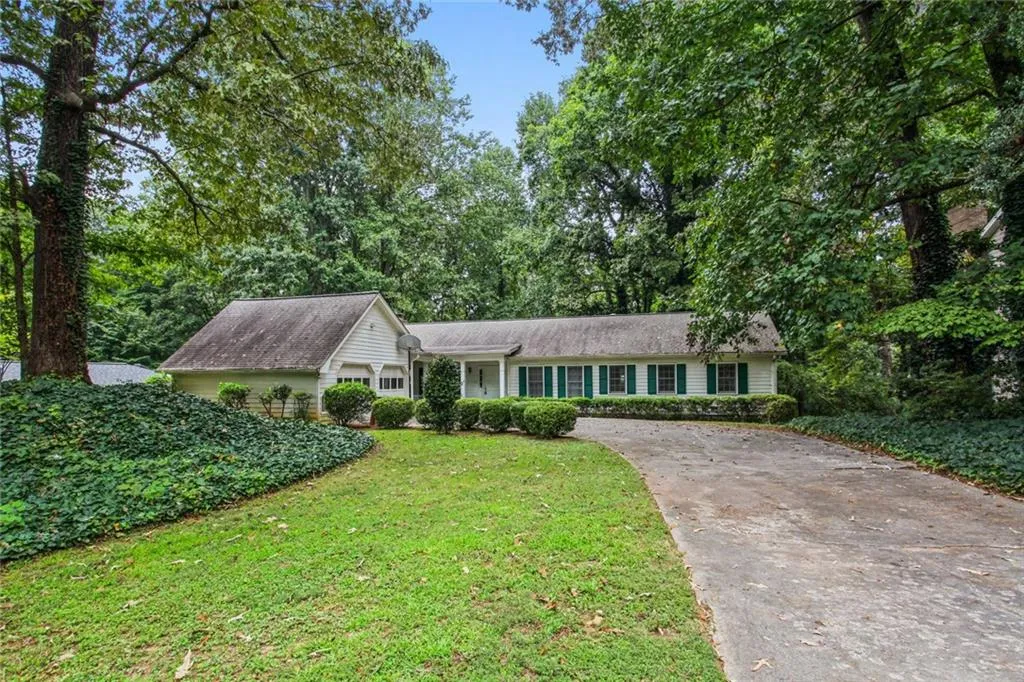 234 Devonwood Drive, Sandy Springs, Georgia 30328, 4 Bedrooms Bedrooms, ,2 BathroomsBathrooms,Residential,Sold,234 Devonwood Drive,6943995